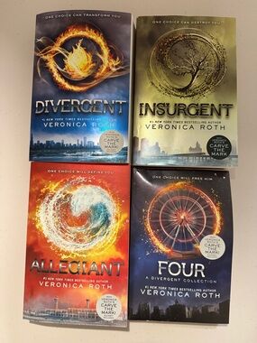 Divergent Series Complete Set Veronica Roth 4 Books (Paperback)